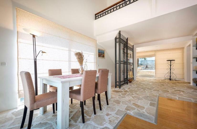 Villa D'Enco Ferrari Kotor Kültér fotó